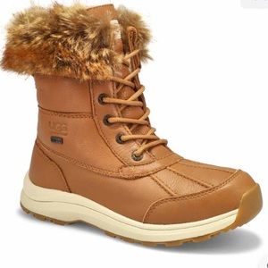 Women's UGG Adirondack III Tipped Winter Boot w 8.5